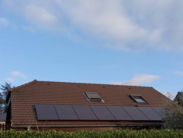 Installation photovoltaïque résidentielle en Savoie avec panneaux solaires sur toiture